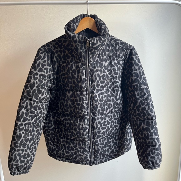 Levi’s cheetah print puffer,bomber jacket. Super warm. - Picture 1 of 4